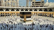 استمرار وصول الحجاج إلى المسجد الحرام وسط منظومة خدمات متكاملة